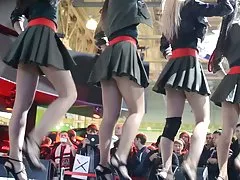 Chick fingering her cunt in front of the camera