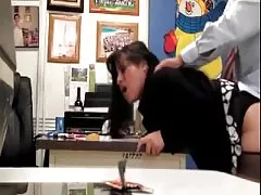 Member easily entered the hairy pussy girlfriend