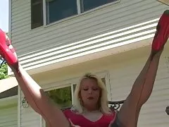 Two passionate chicks get horny at the sight of each other