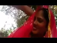 Attractive slut getting herself off