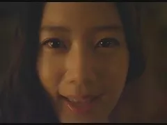 Babe brings to orgasm his hands